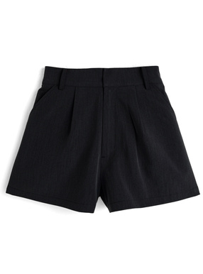 タックショートパンツ