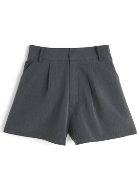 タックショートパンツ