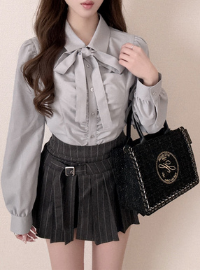 リボンタイ付きギャザーブラウス