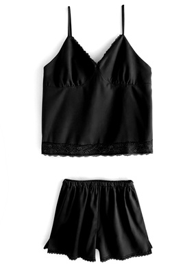 サテンレースキャミソール×ショートパンツセットアップ