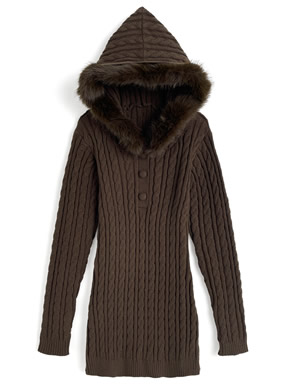 ファー付きフードケーブル編みニットワンピース