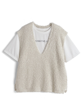 ロゴTシャツxラメニットベストアンサンブル