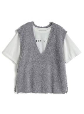 ロゴTシャツxラメニットベストアンサンブル
