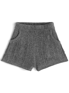 ケーブル編みニットショートパンツ