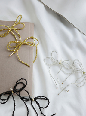 ビーズリボンピアス