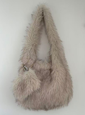 ポーチ付きファーショルダーバッグ