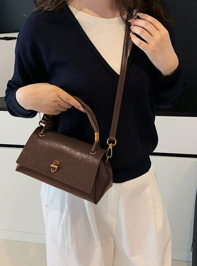 2Wayツイストワンハンドルフラップバッグ