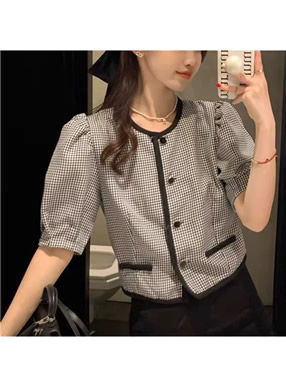 チェック柄ショート丈トップス