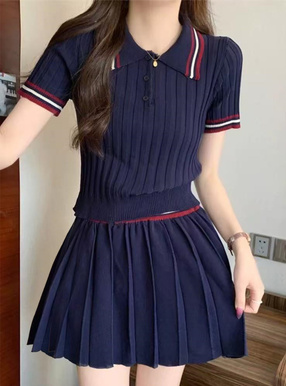 ポロトップス×プリーツミニスカートラインニットセットアップ