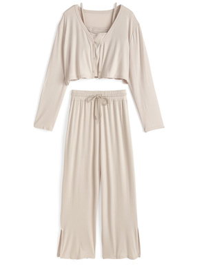 カップ付きキャミソール×ショート丈カーディガン×パンツセットアップ