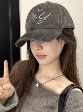 ラインストーンロゴキャップ