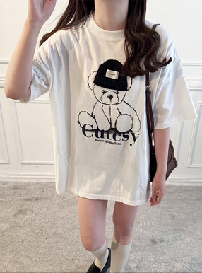 ニット帽テディベアロゴプリントTシャツ