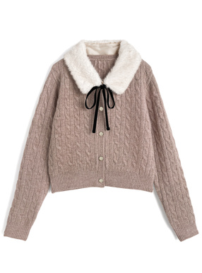 ファーティペット付きケーブル編みニットカーディガン
