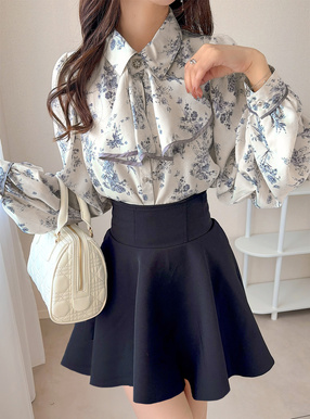 ボウタイ付き花柄パイピングブラウス