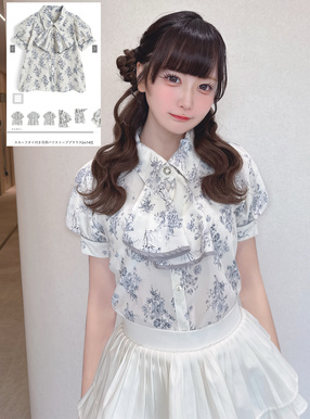 スカーフタイ付き花柄パフスリーブブラウス