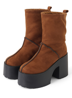 厚底ヒールムートンミドルブーツ