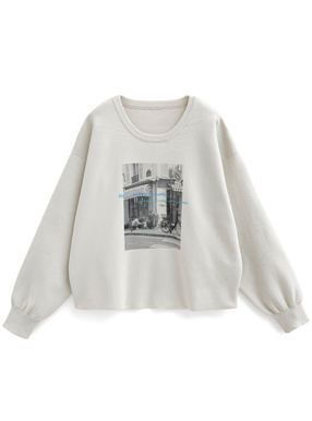 フォトプリントショート丈ニットトップス