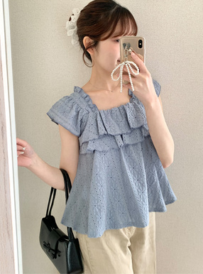 フラワーレース刺繍フリルブラウス