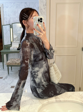 アート柄シアーワンピース