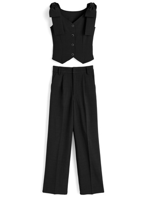 ショルダーリボンベスト×ワイドパンツセットアップ