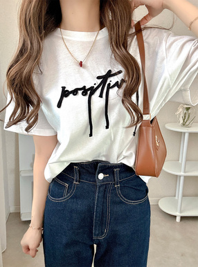 コード刺繍ロゴTシャツ