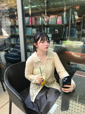 透かし編みニットカーディガン