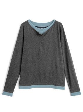 配色レイヤード風ヘンリーネックトップス