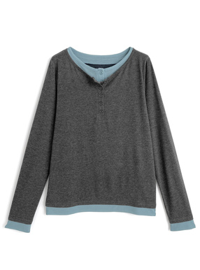 配色レイヤード風ヘンリーネックトップス