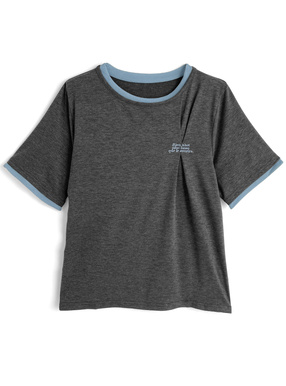 配色レイヤード風ロゴ刺繍タックTシャツ