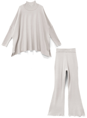 サイドスリットトップスXフレアパンツニットセットアップ