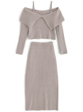 オフショルトップス×ロングスカートニットセットアップ