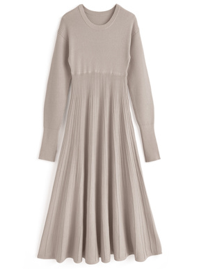 サムホール付きラウンドネックニットフレアワンピース