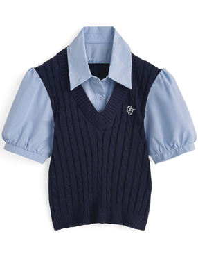 ケーブルニットロゴ刺繍ベストレイヤード風シャツ
