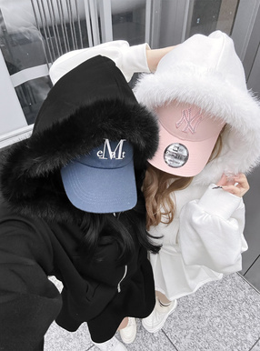 ファーフードパーカー×フレアミニスカートスウェットセットアップ