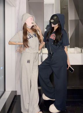 ロゴプリントダブルジップパーカー×ワイドパンツセットアップ