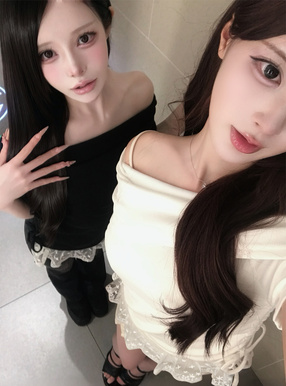 オフショルダードロストレーストップス