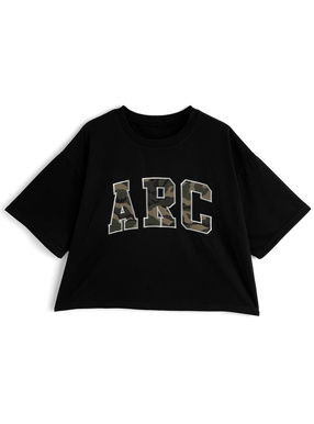 カモフラージュ柄ロゴ刺繍Tシャツ