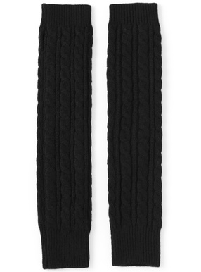 サムホール付きケーブル編みアームウォーマー