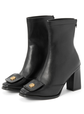 レザーショートブーツ