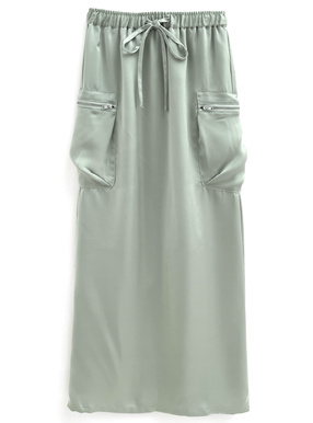 サテンカーゴスカート