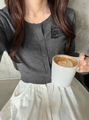 ロゴ刺繍ニットカーディガン