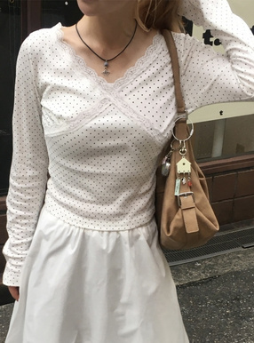 ドット柄Vネックレースリブトップス