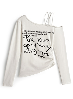 ワンショルダーアシンメトリーロゴプリントトップス