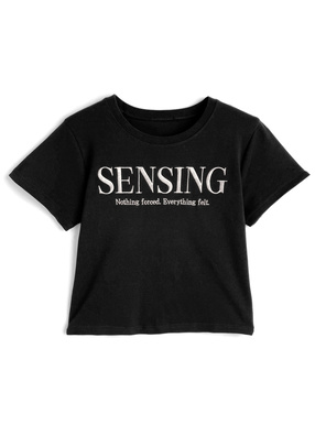 ロゴ刺繍Tシャツ