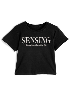 ロゴ刺繍Tシャツ