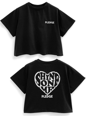 バックプリントロゴ刺繍ショート丈Tシャツ