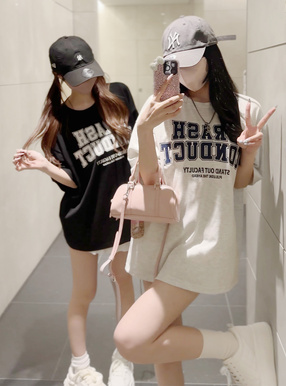 カレッジロゴ刺繍Tシャツ