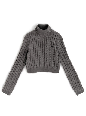 ケーブル編みニットロゴ刺繍トップス