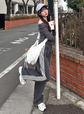 サイドラインカーブデニムパンツ