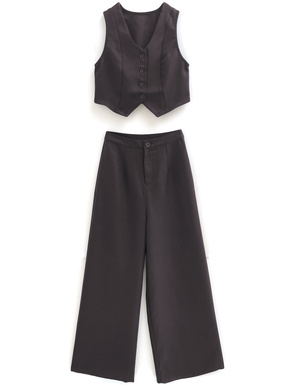 ショート丈ジレ×スラックスパンツセットアップ